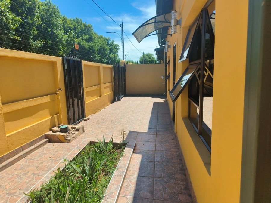 3 Bedroom Property for Sale in Pienaarsdorp North West